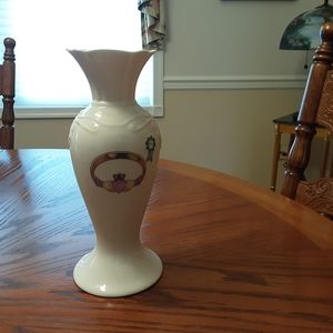 Donegal Perian China Claddagh Vase